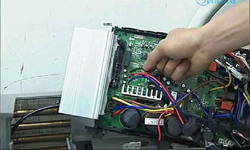 克拉玛依市美的空调电话是多少